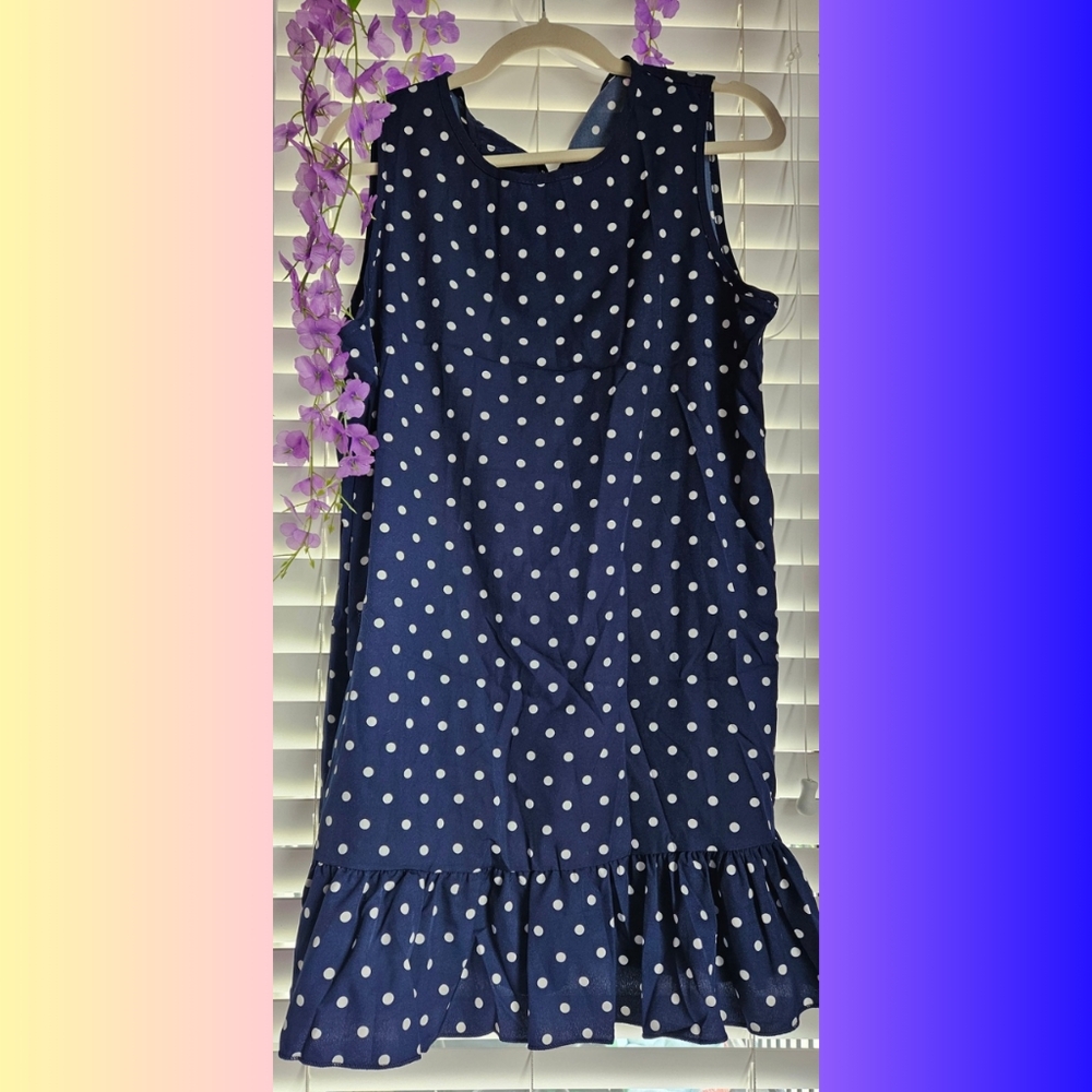 No Brand LARGE Women's Blue with White Polka Dots, Ruffle Hem Sleveless Top